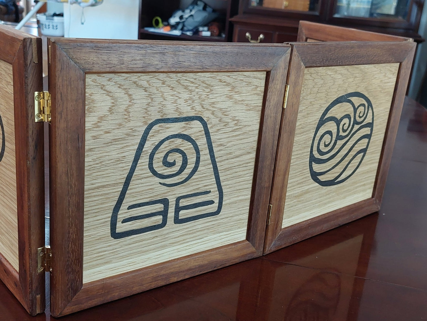 dice vault, dice case, dice tray, dnd, D&D, dungeons and dragons, miniatures, rpg, role play, wyrmwood, dice roller, GM screen, game master, screen, game master screen, dm screen, dungeon master screen, dice tower