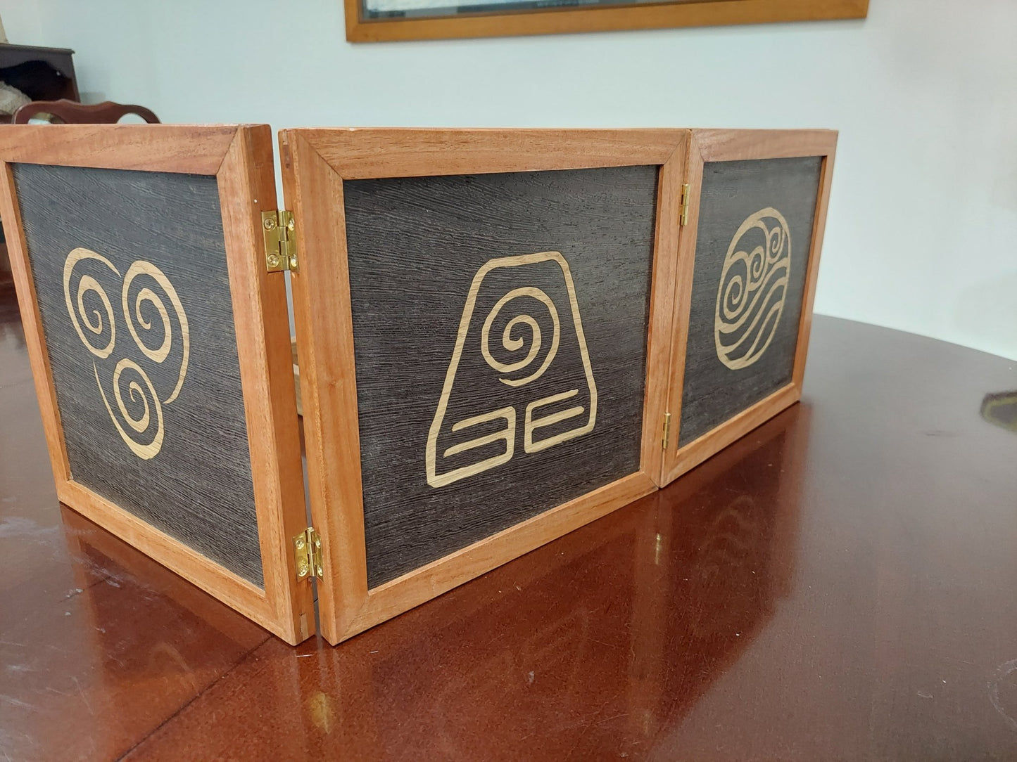 dice vault, dice case, dice tray, dnd, D&D, dungeons and dragons, miniatures, rpg, role play, wyrmwood, dice roller, GM screen, game master, screen, game master screen, dm screen, dungeon master screen, dice tower