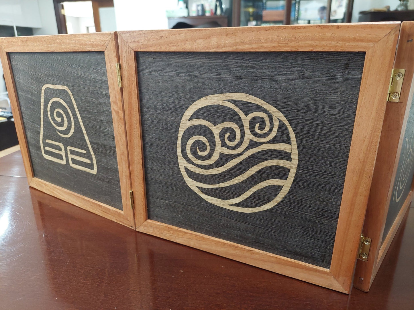 dice vault, dice case, dice tray, dnd, D&D, dungeons and dragons, miniatures, rpg, role play, wyrmwood, dice roller, GM screen, game master, screen, game master screen, dm screen, dungeon master screen, dice tower