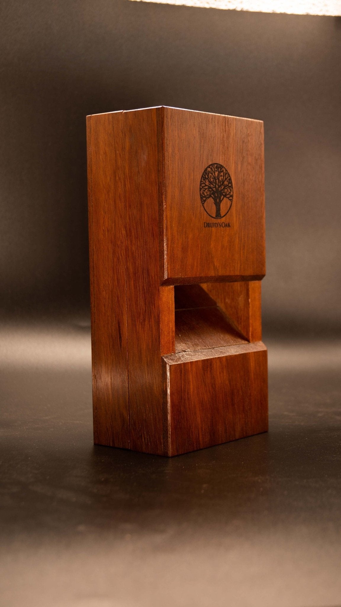 dice vault, dice case, dice tray, dnd, D&D, dungeons and dragons, miniatures, rpg, role play, wyrmwood, dice roller, GM screen, game master, screen, game master screen, dm screen, dungeon master screen, dice tower